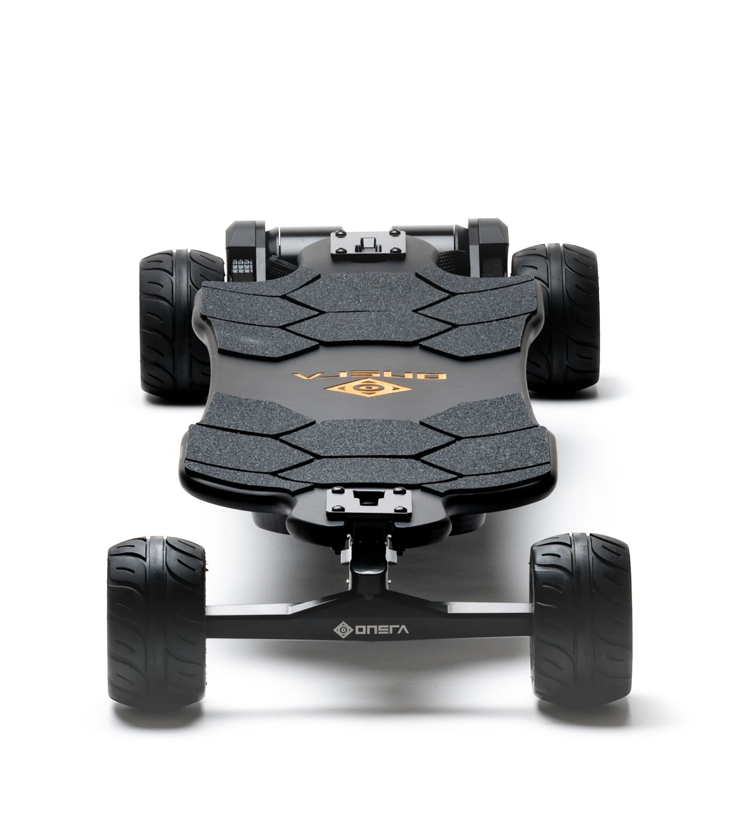 Le meilleur skateboard électrique 2 en 1. Entraînement par courroie ONSRA Black Carve 2 avec roues en caoutchouc de 115 mm ou roues AT de 150 mm. Longboard électrique avec double kingpin et entraînement par courroie.