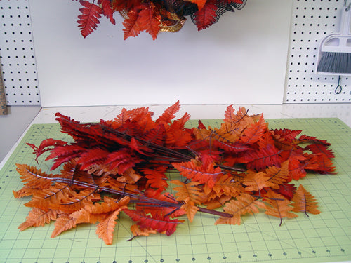 autumn-wreath-leaves-left-over