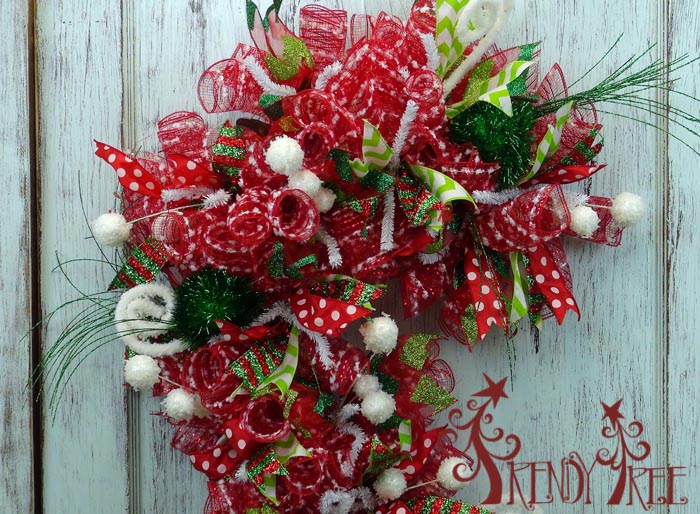 candy-cane-red-white-closeup