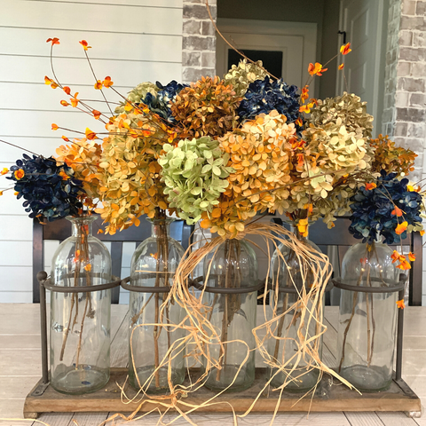 https://cdn.shopify.com/s/files/1/0268/3591/0737/files/how-to-paint-dried-hydrangeas-vase_480x480.png?v=1601168413