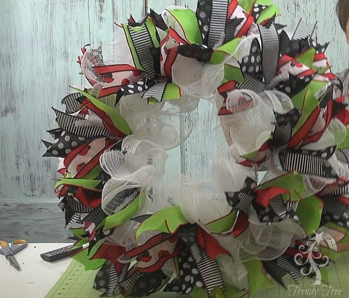 ladybug-wreath-2016-ribbon-clusters-attached-trendytree