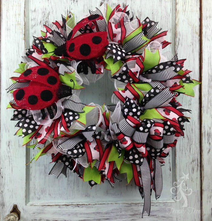 ladybug-wreath-alternative-bow-trendytree