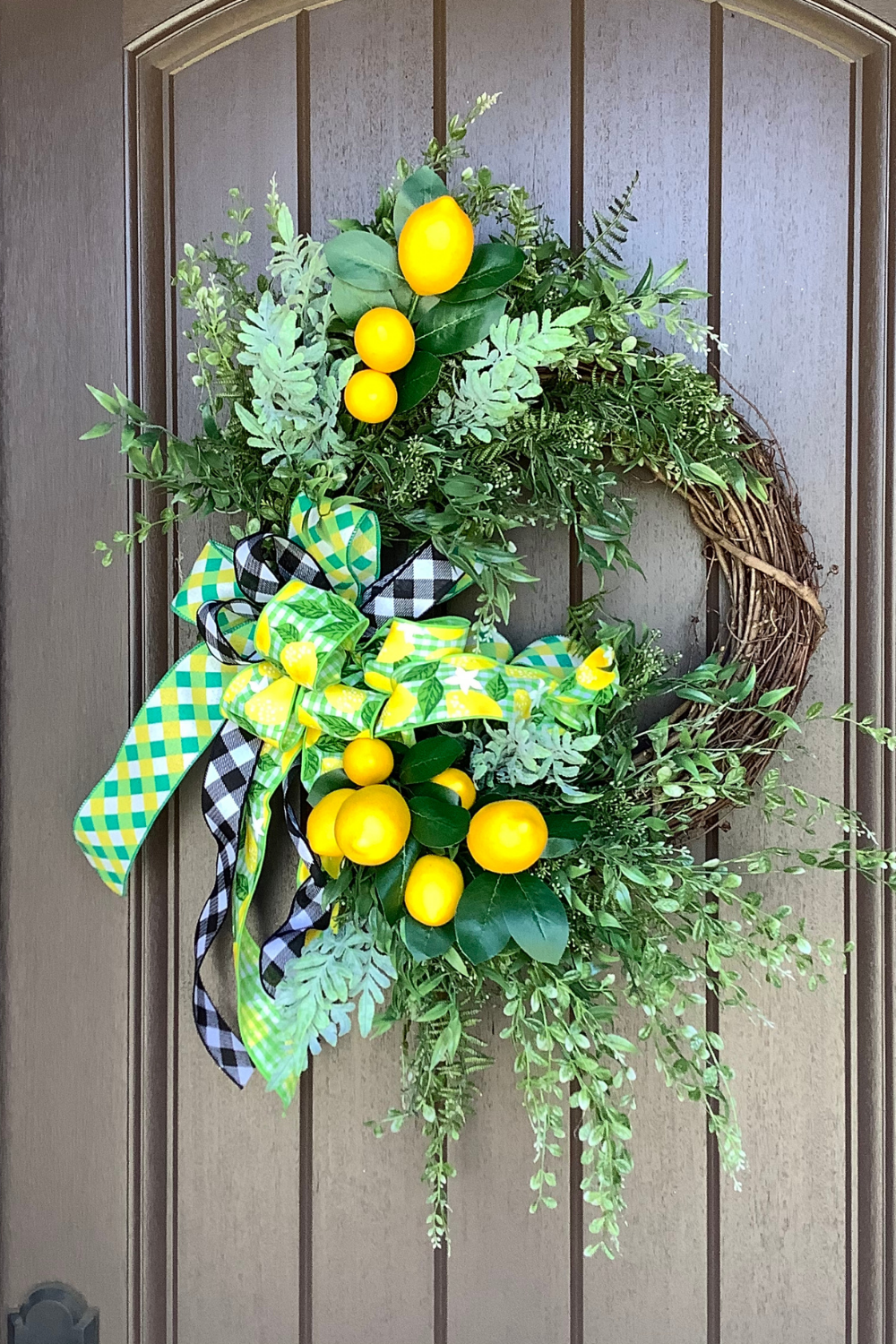 lemon grapevine wreath tutorial at Trendy Tree