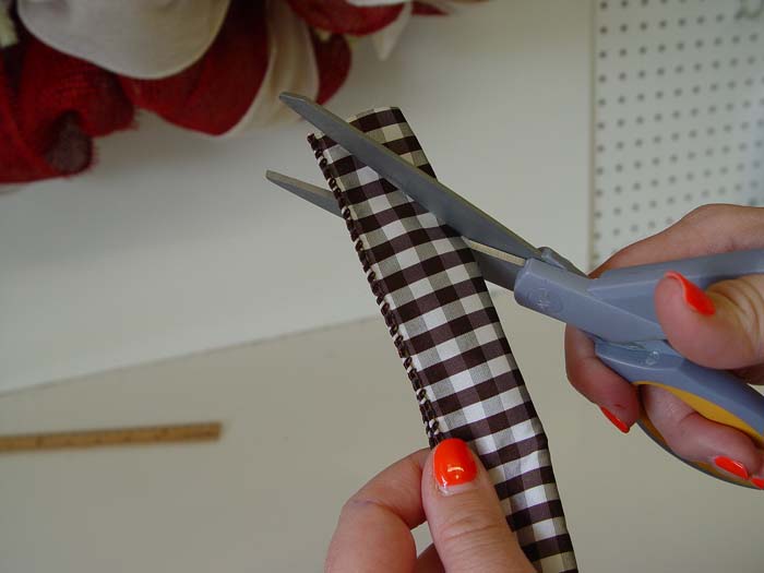 mouse-tutorial-cut-ribbon-folded-side