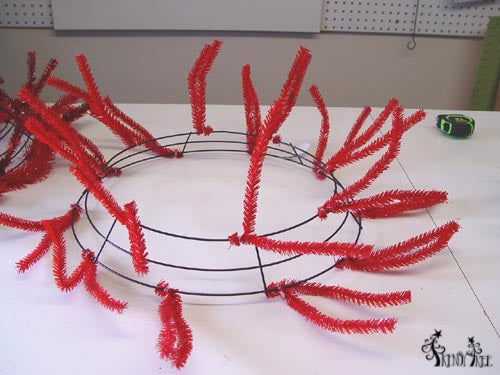 non-metallic-red-pencil-wreath