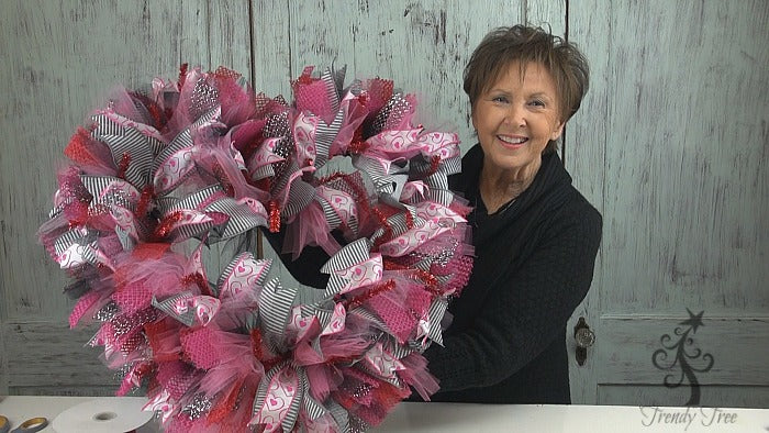 pink-valentine-wreath-tutorial-trendytree-beginning