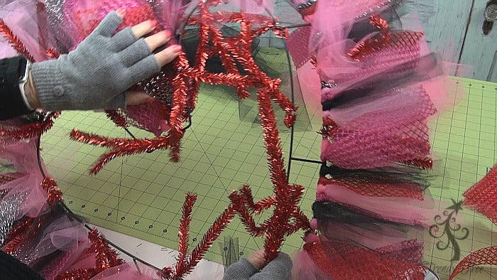 pink-valentine-wreath-tutorial-trendytree-outer-ring-finished