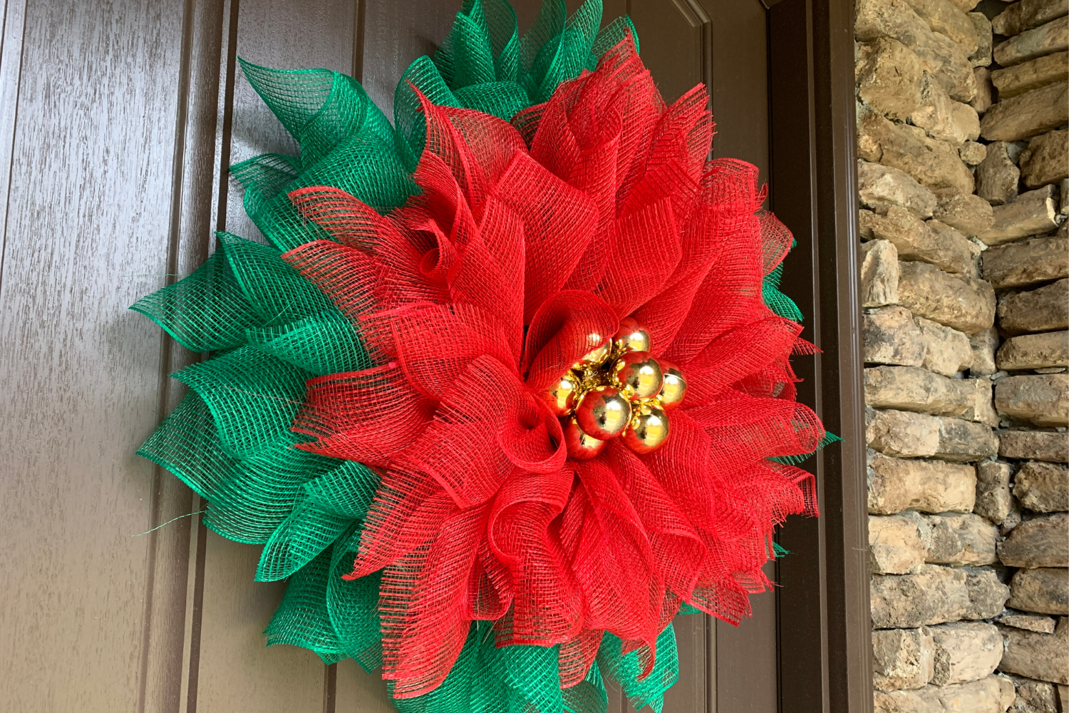 how to make a poinsettia wreath