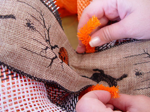 pumpkin-wreath-undo-tie-for-burlap-ribbon-placement