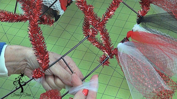 red-valentine-wreath-tutorial-trendy-tree-thread-under-tulle-under-wire