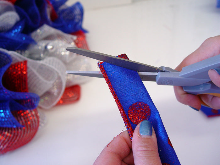 ruffle-wreath-patriotic-cut-folded-ribbon