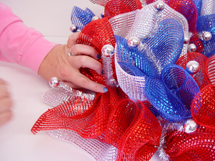 ruffle-wreath-patriotic-open-twist-lay-ruffle-on-top-ruffle