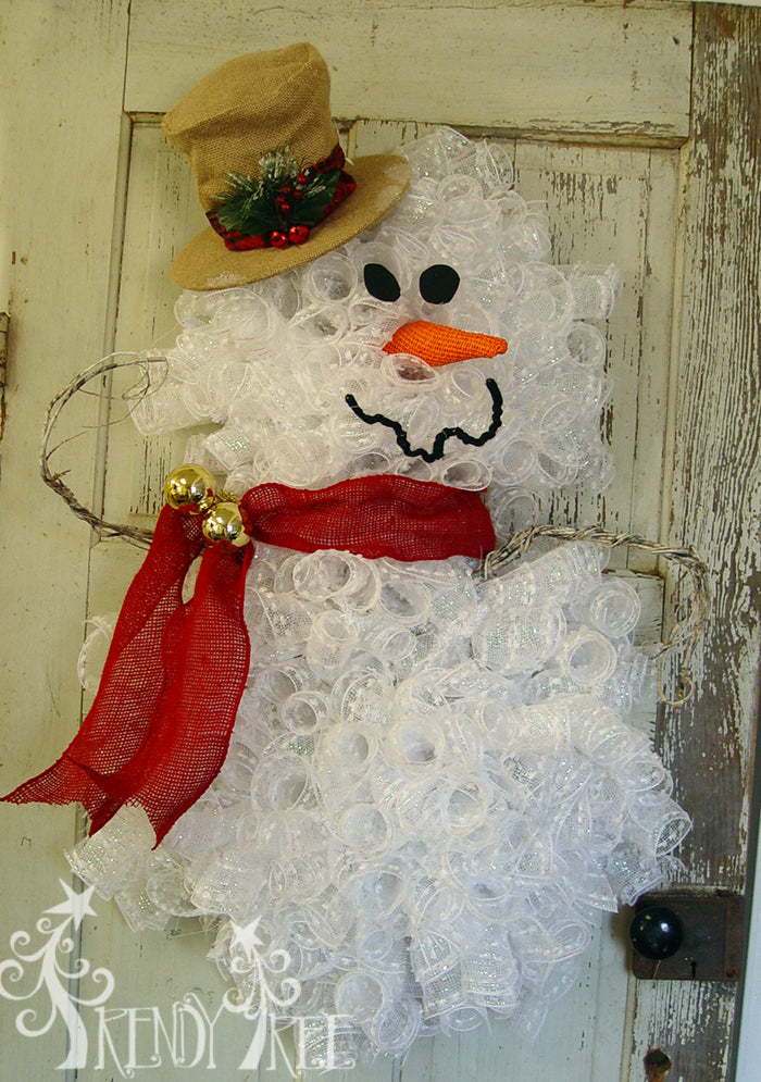 snowman-burlap-hat-twig-arms