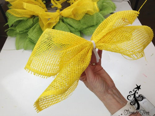 sunflower-burlap-ribbon-center-petal-pick-blog-post-finished