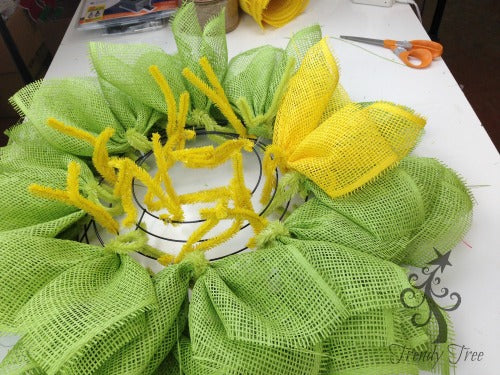 sunflower-burlap-ribbon-center-yellow-petals-outer-ring-blog-post