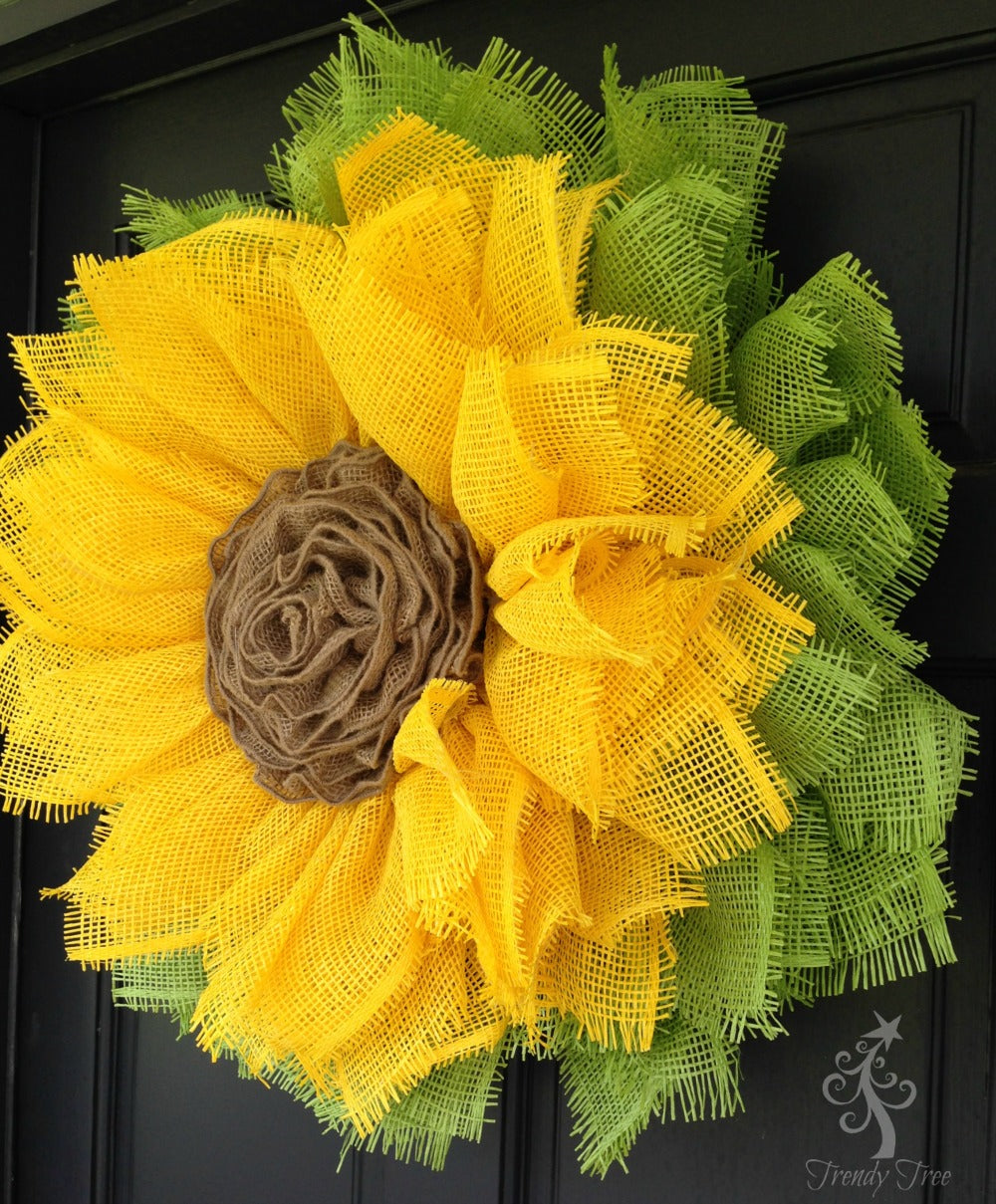 sunflower-wreath-ribbon-center-sprayed-door