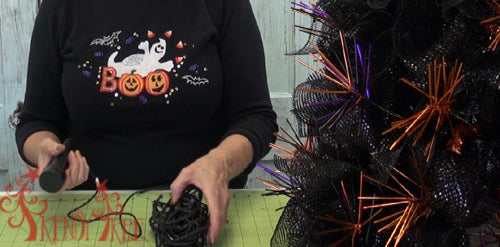 tomato-cage-halloween-tree-battery-lights