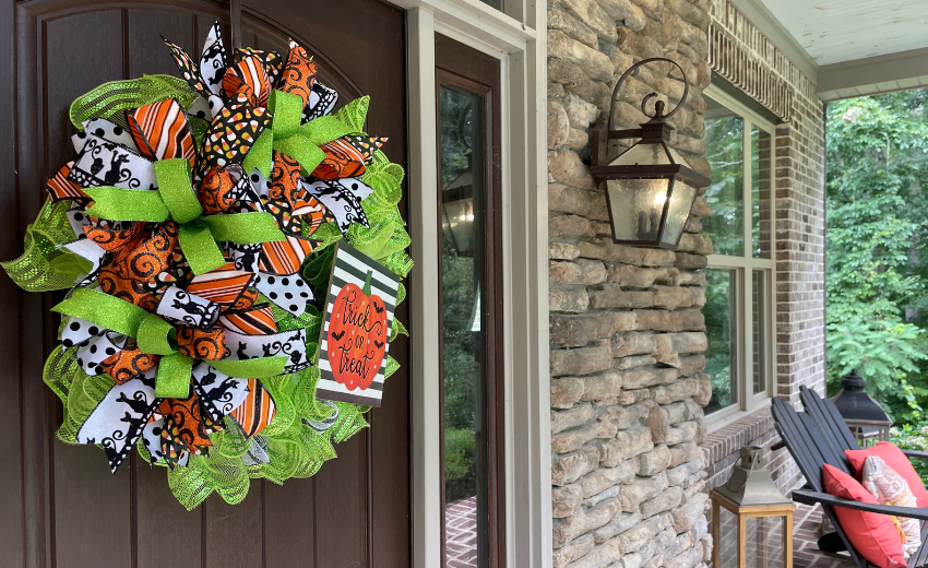 halloween wreath with trick or treat sign