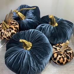 how to make velvet pumpkins