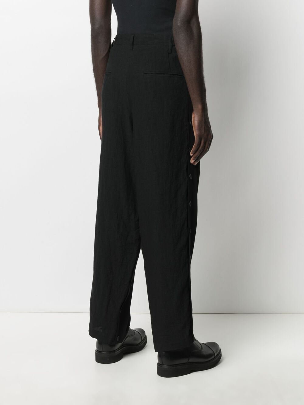 Shop Yohji Yamamoto Drop-crotch Linen Trousers