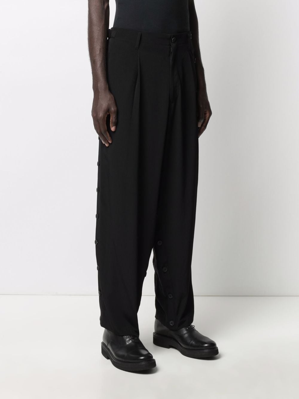 Shop Yohji Yamamoto Drop-crotch Linen Trousers