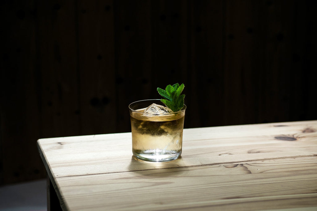 Whisky highball with mint
