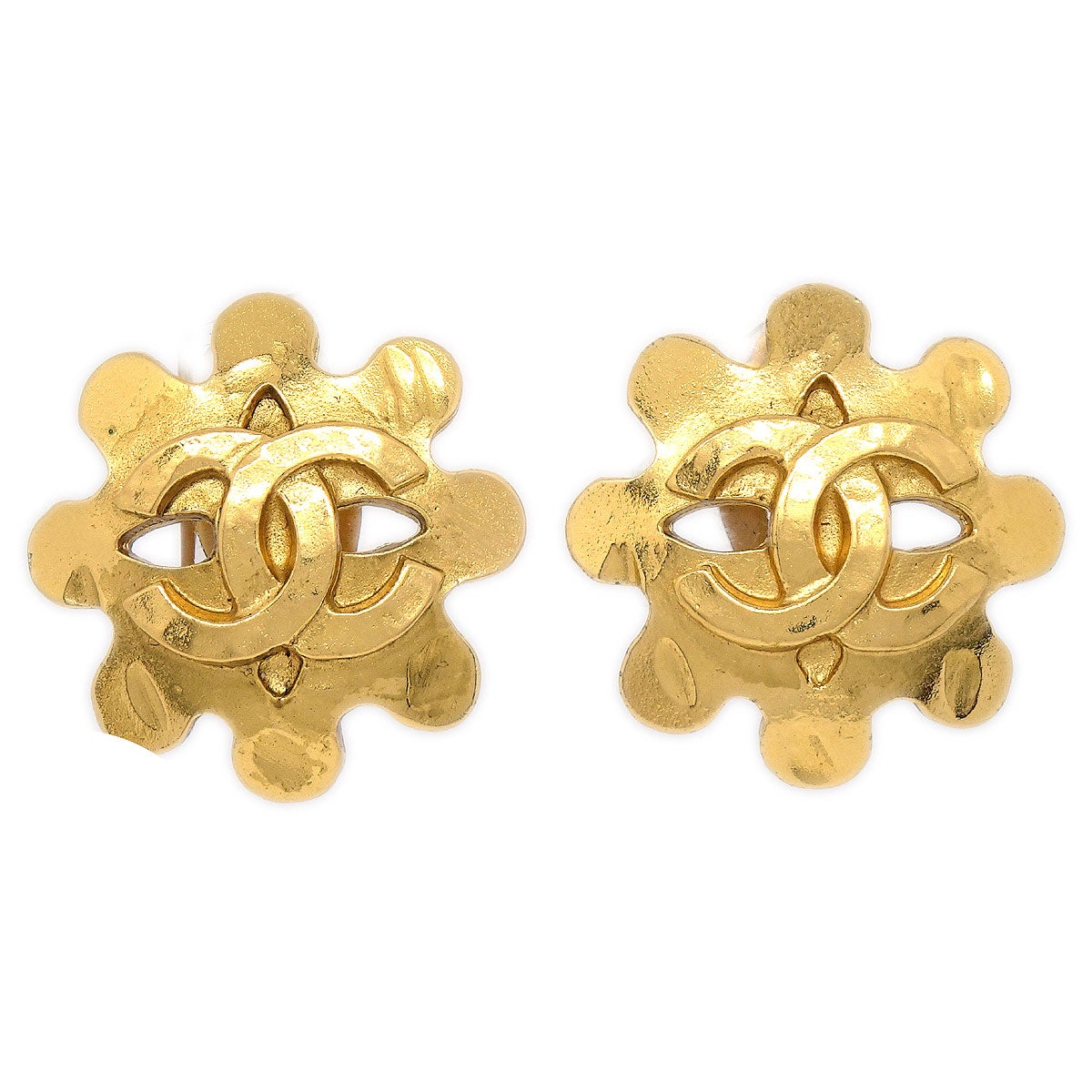 image of CHANEL 1994 Earrings Clip-On Gold