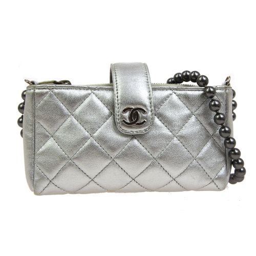 chanel quilted bag silver chain