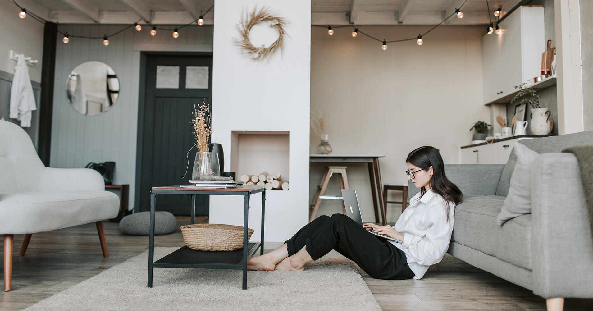 Décoration intérieure scandinave avec parquet en bois