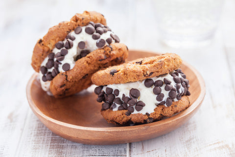 Chocolate Chip Cookies Ice Cream Sandwiches, How to Make Cookie Ice Cream Sandwiches for Your Ice Cream Shop