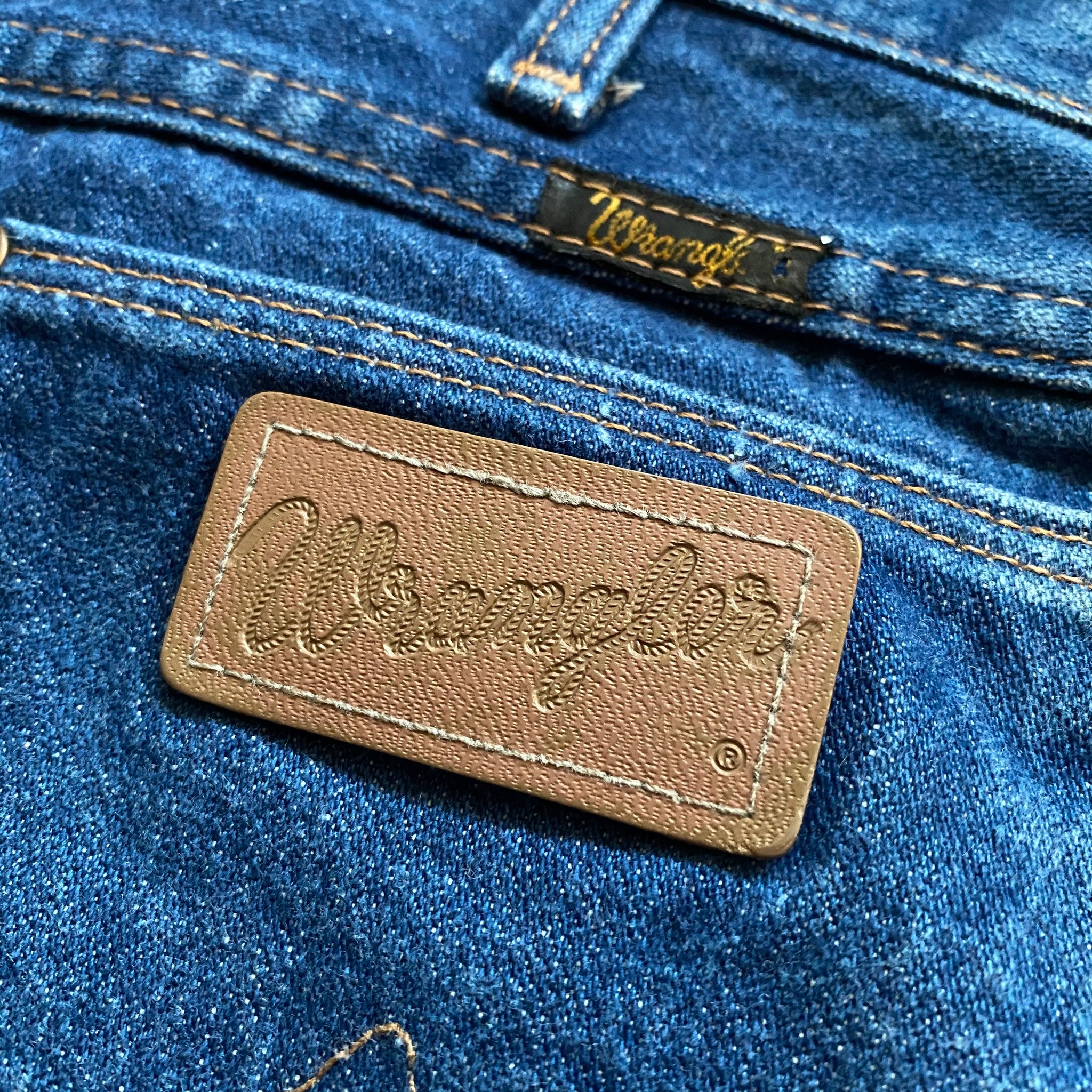 Vintage Wrangler 13MWZ Made in USA Jeans Size 32x33 – ROCKHOPPER VINTAGE