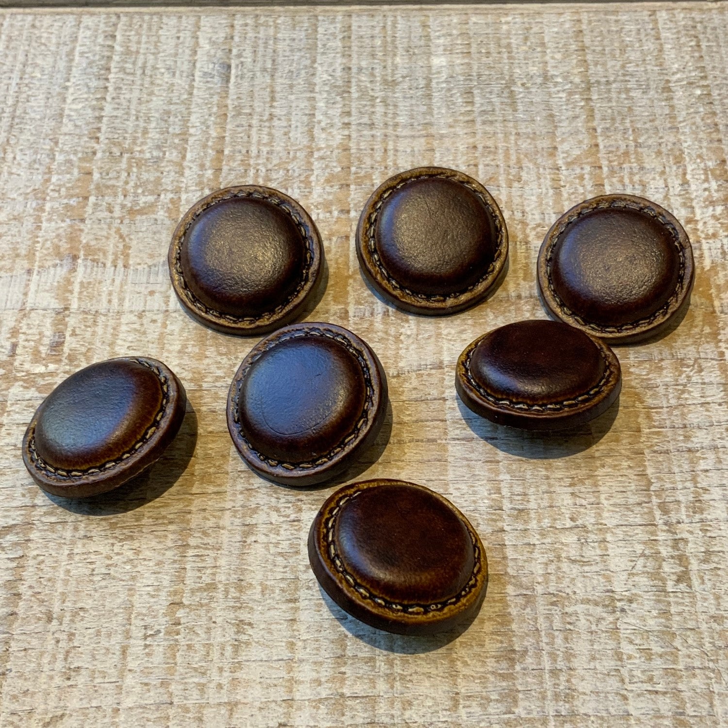 Dill Buttons Genuine Leather Button Black / 25 mm