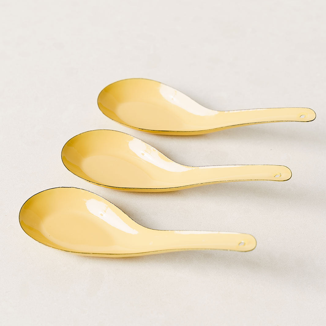 https://cdn.shopify.com/s/files/1/0268/5629/2532/products/krok-thai-spoons.jpg?v=1681207702