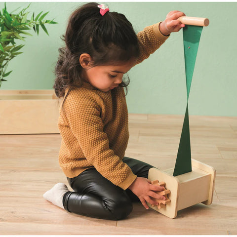 Educo: materiał Wind the Fabric Montessori