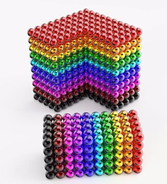 Jugando con 1000 bolas magnéticas, Aprender colores para niños
