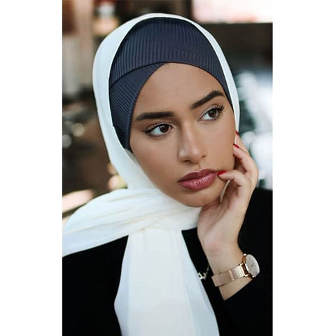  Elegant Hijabs and Stylish Hijab Accessories