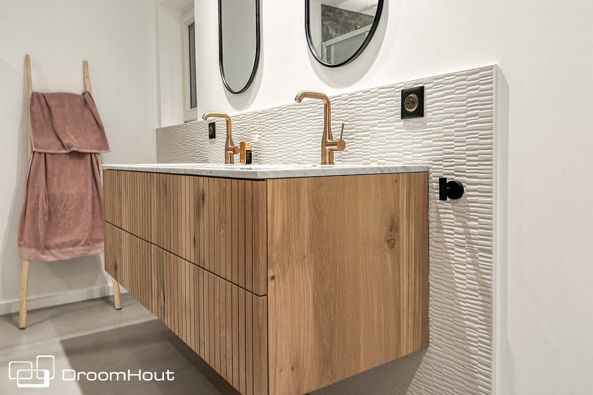 Badkamermeubels voor villa Zuid-Frankrijk - badkamermeubel marmeren blad - by DroomHout