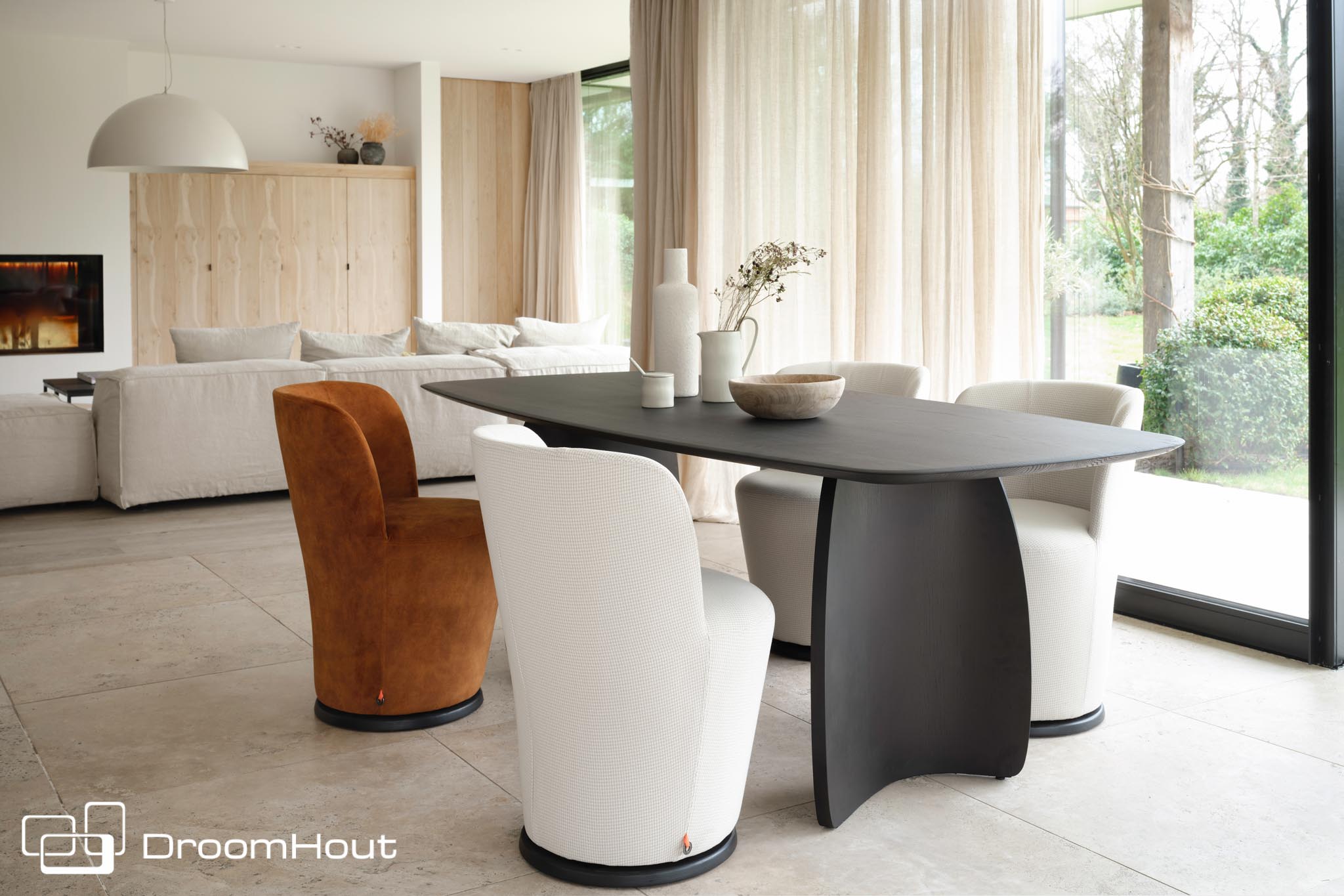 Black organic table Dolmen Mobitec by DroomHout