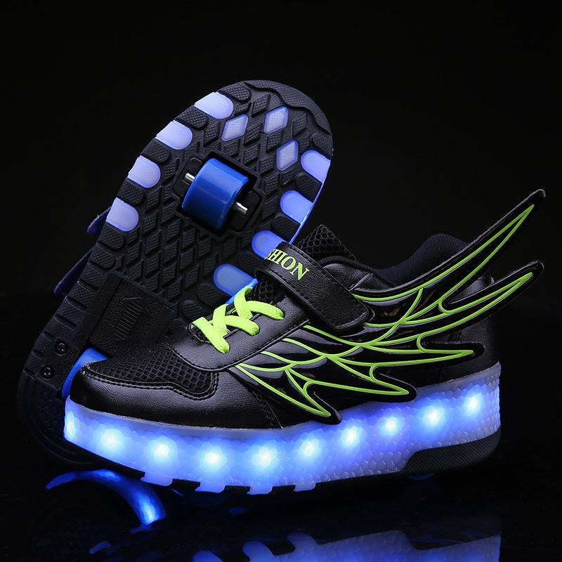 Светящиеся кроссовки зарядке. Nike led. Светящиеся кроссовки найк. Светящиеся кроссовки на колесиках. Светящиеся кроссовки для мальчиков с колесиками.