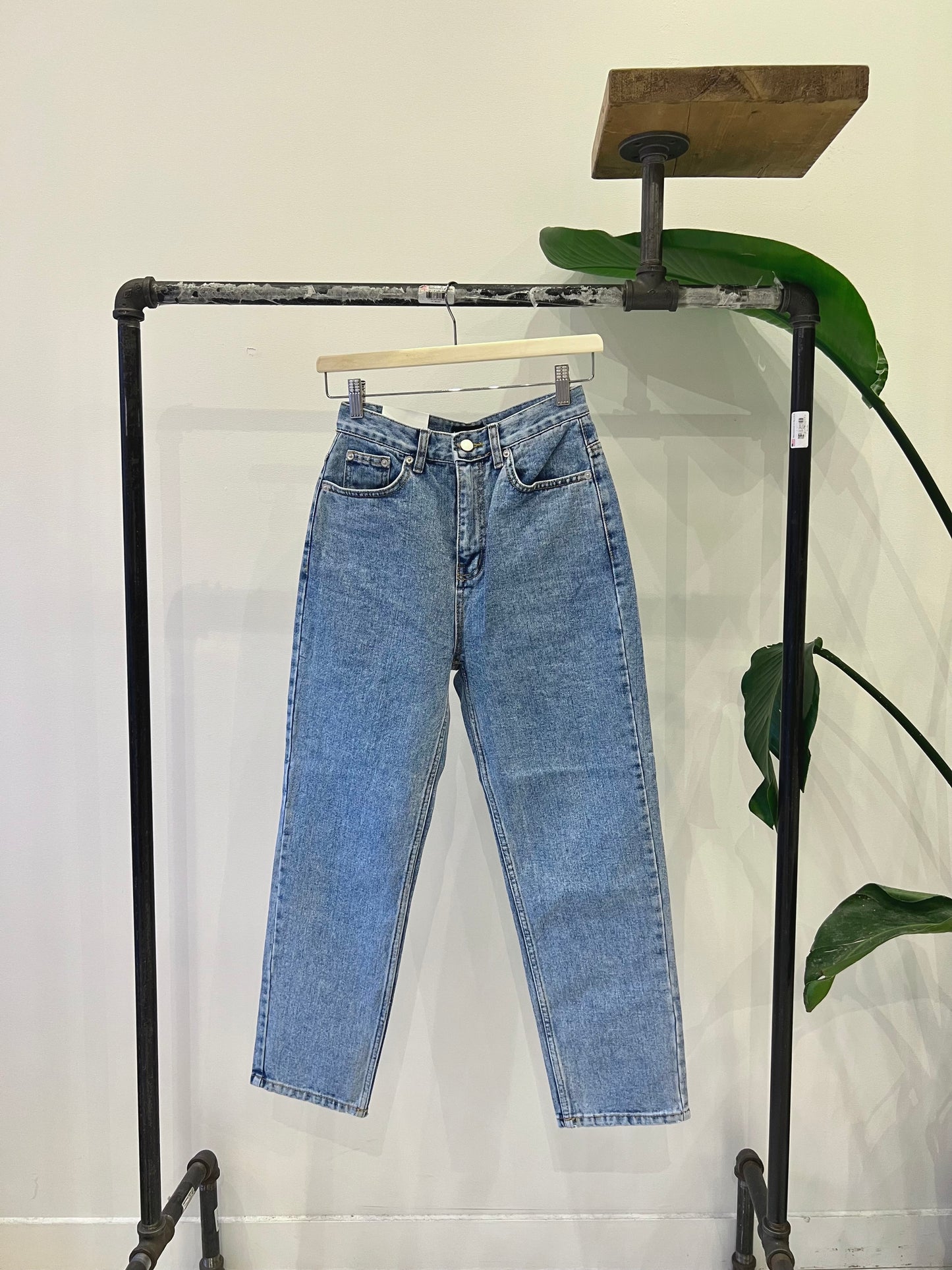 AYA Tapered jeans