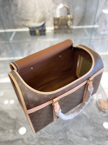 Shop Louis Vuitton Dog bag (M45662) by 碧aoi