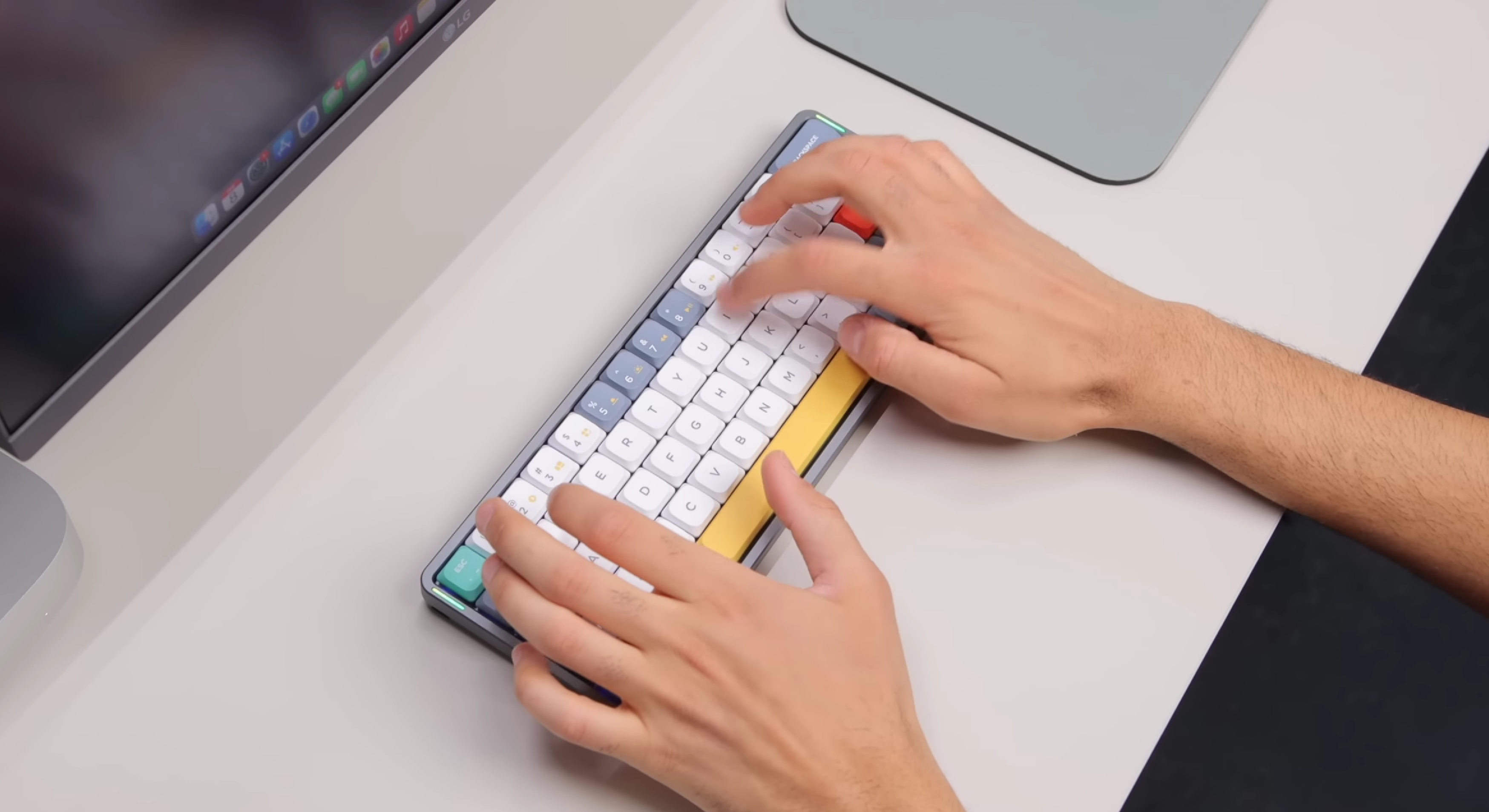 Air60 wireless mechanical keyboard for Mac, Windows and Android