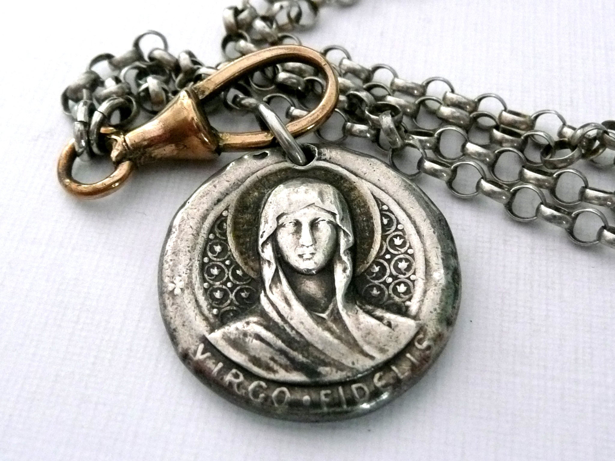 APPELT'S DIAMONDS | 10K GOLD VIRGIN MARY PENDANT