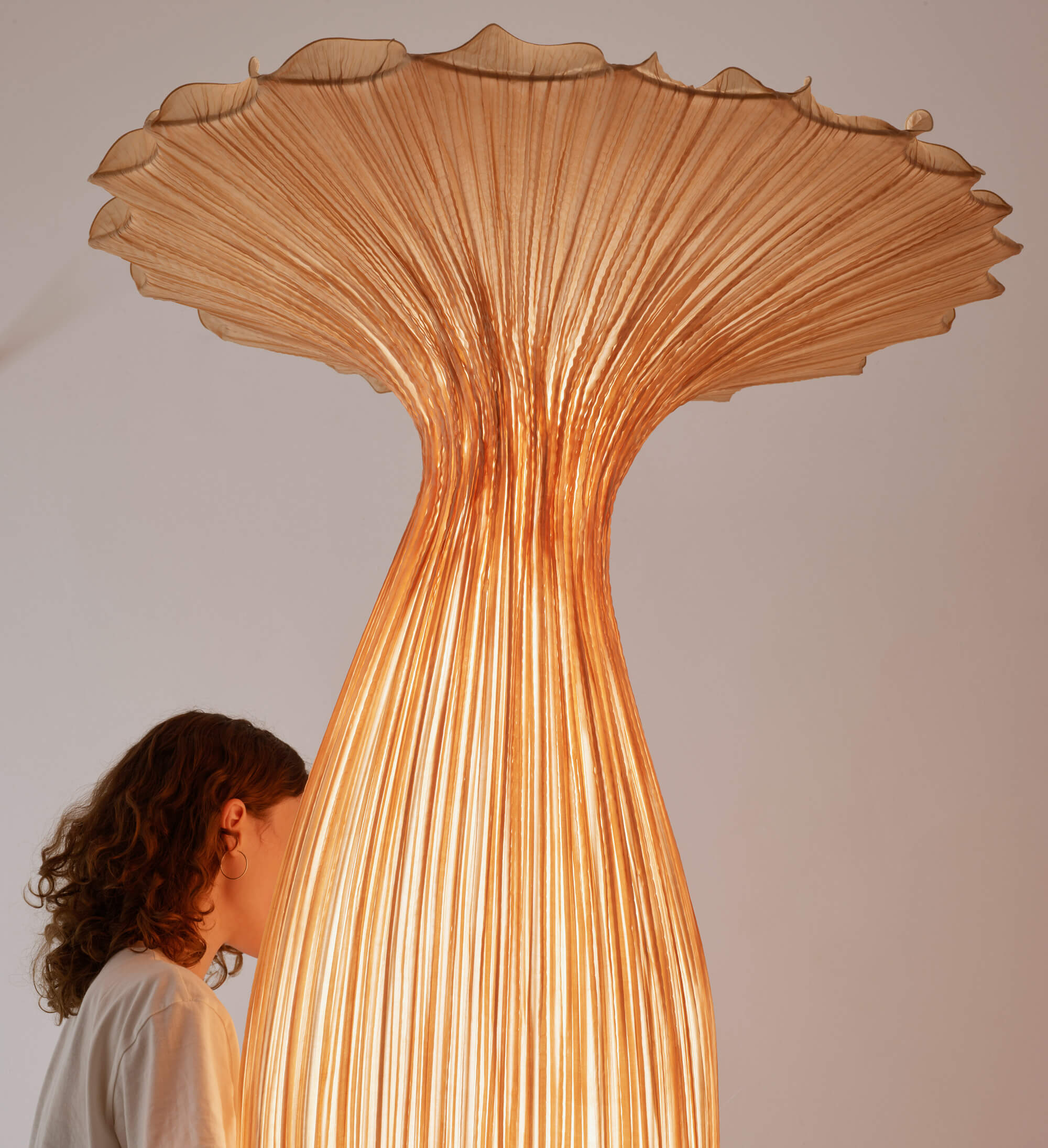 Detail Morning Glory Floor Lamp