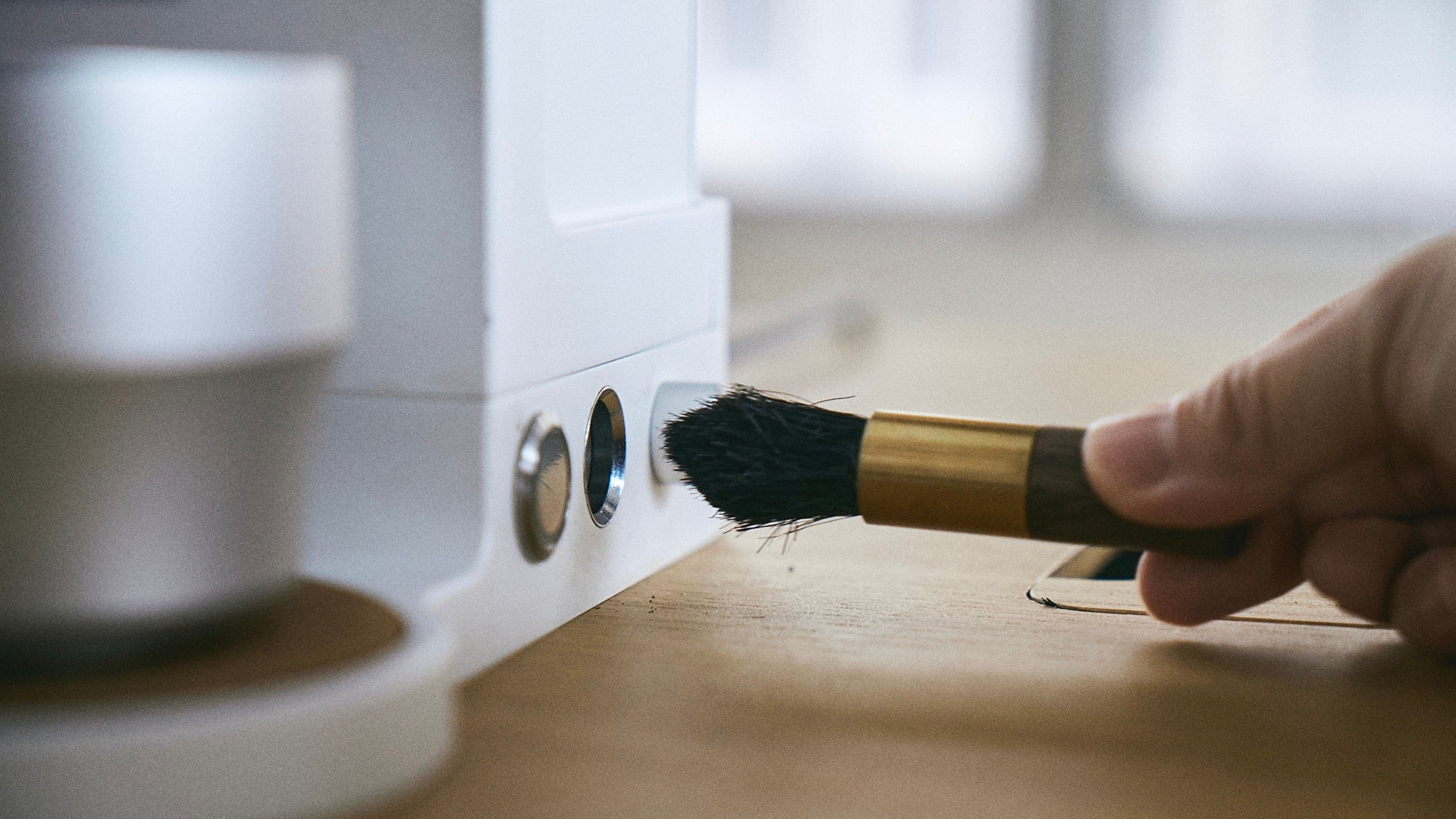 Integrated Cleaning Brush