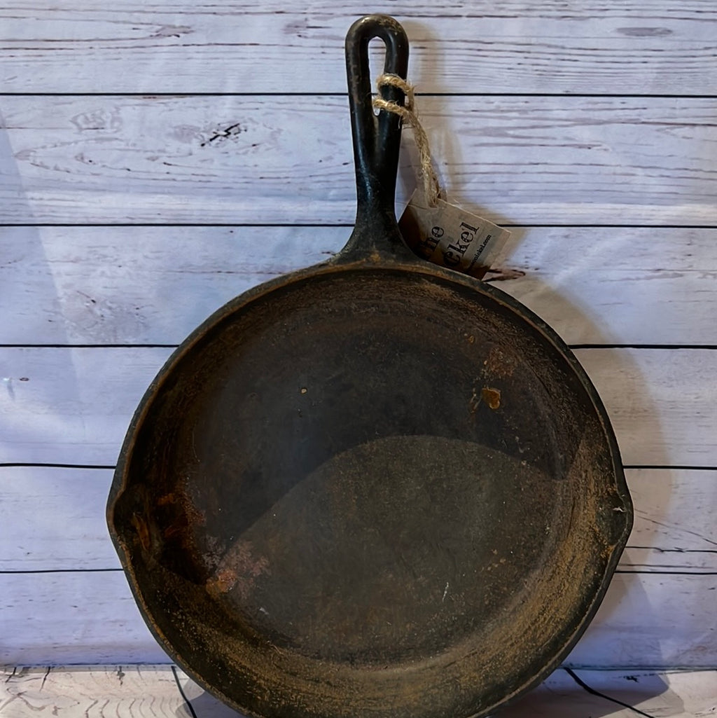 Griswold Cast Iron #8 – The Nickel Barn