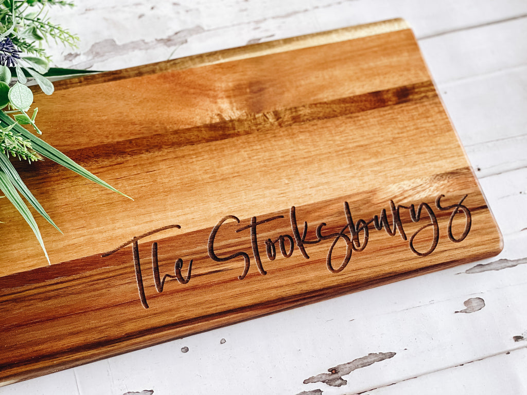 Last Name Cutting / Charcuterie Cutting Board with Handle – Signs