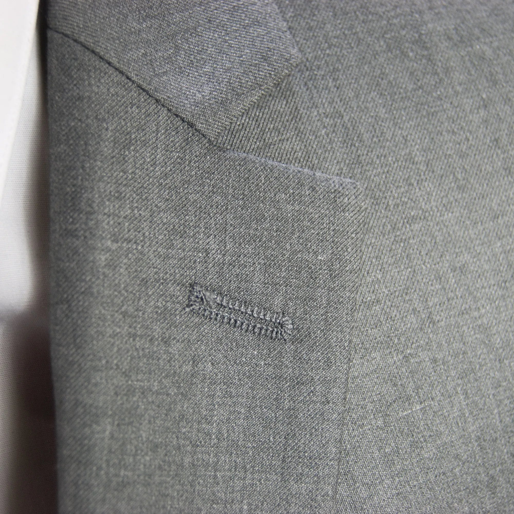 Solid Gray Premium 2-Piece European Modern-Fit Suit