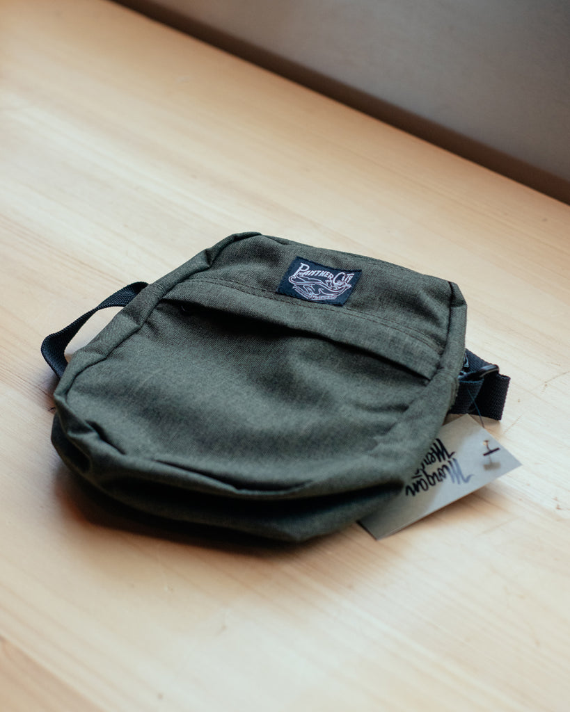 crossbody flight bag