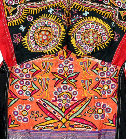 Indian Embroidered Choli with Mirrorwork | ibumovement.com